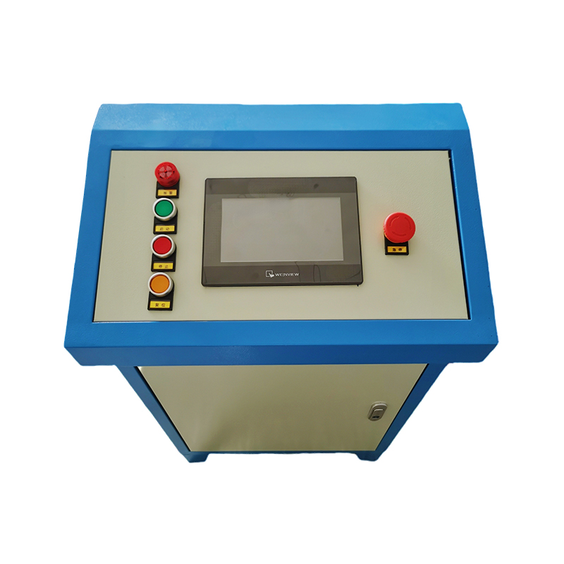 How does a programming-free automatic spraying machine identify workpiece contours and spray paths?